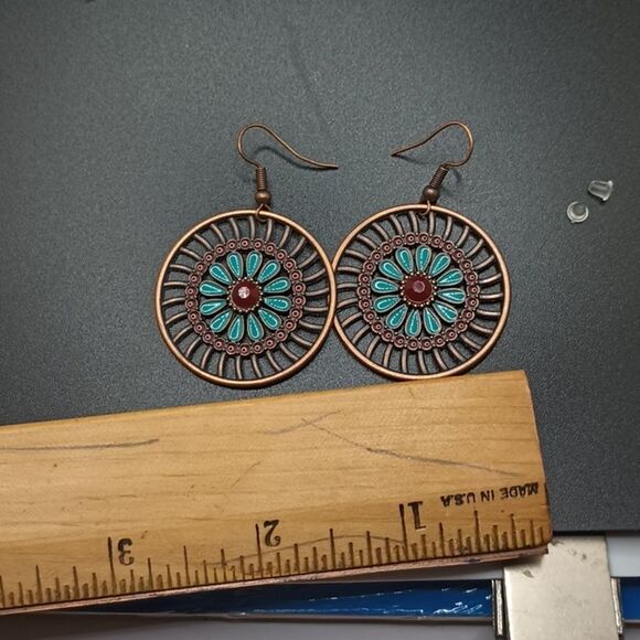 Bronze boho flower round earrings - Picture 4 of 4